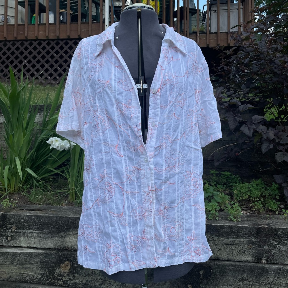 White Stag 18W Sheer White & Floral Button Up